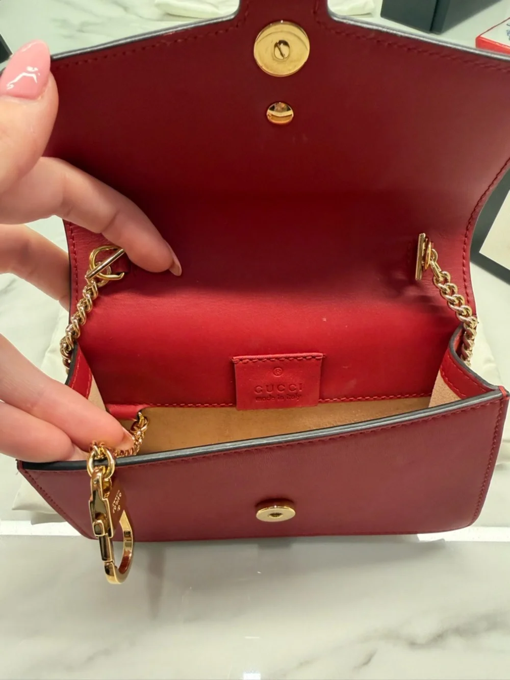 Gucci Red and Black Leather Shoulder Bag with Gold Chain Hardware - Picture 5 of 6